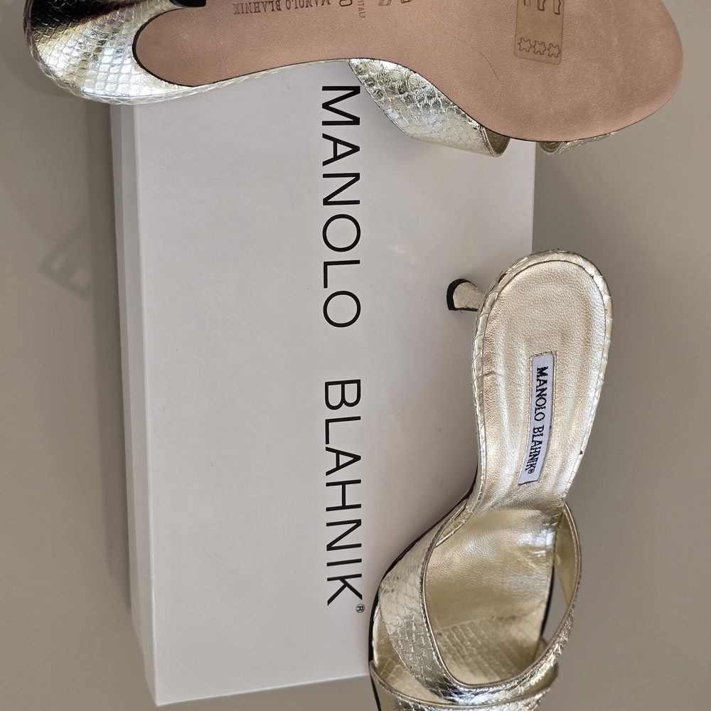 Manolo Blahnik Metallic Gold Heels - Picture 4 of 5